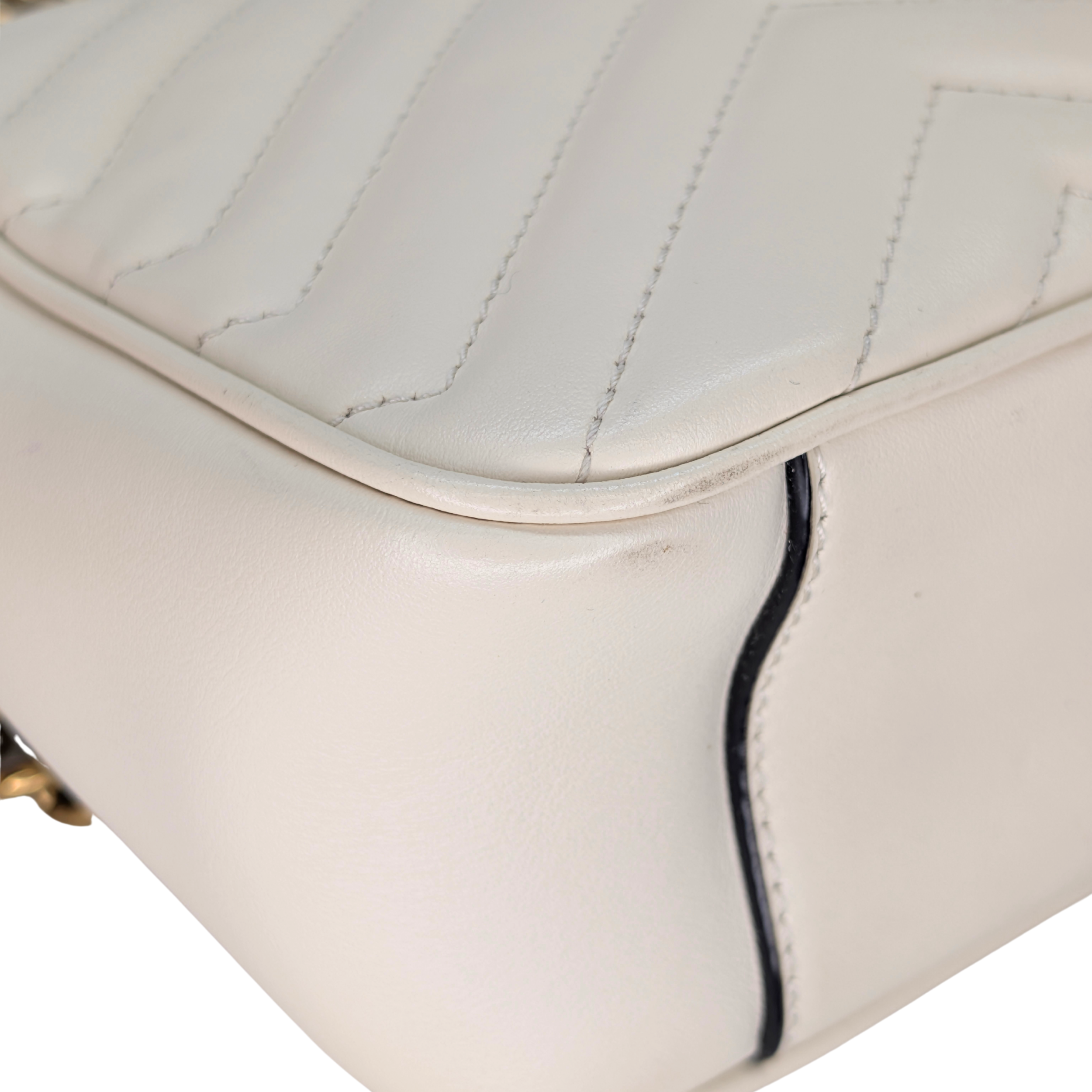 Gucci GG Marmont Matelasse Medium Shoulder Bag White