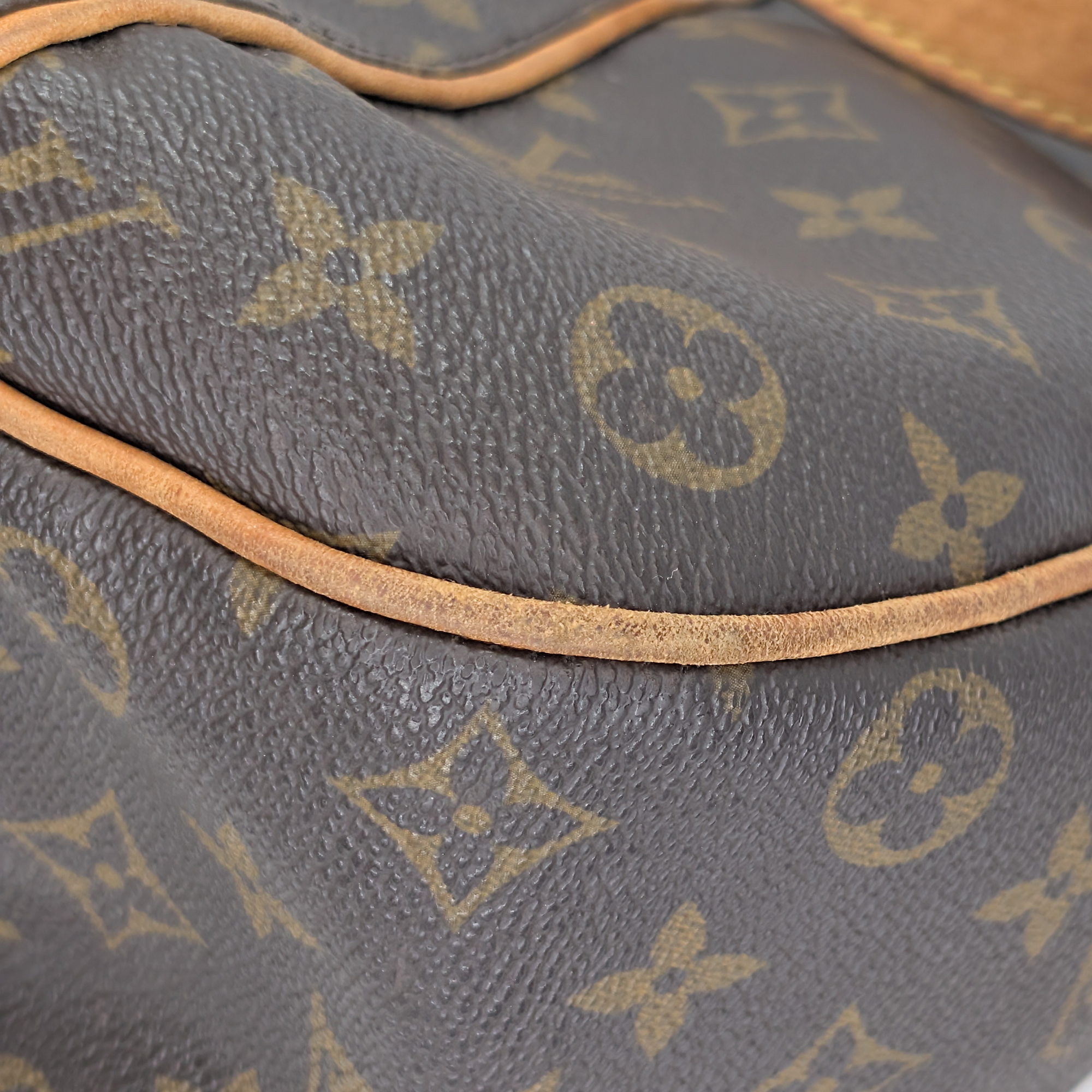 Louis Vuitton Galliera Monogram PM Shoulder Bag