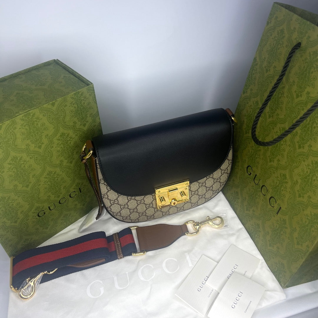 Gucci Padlock Medium GG Supreme Saddle Messenger Bag