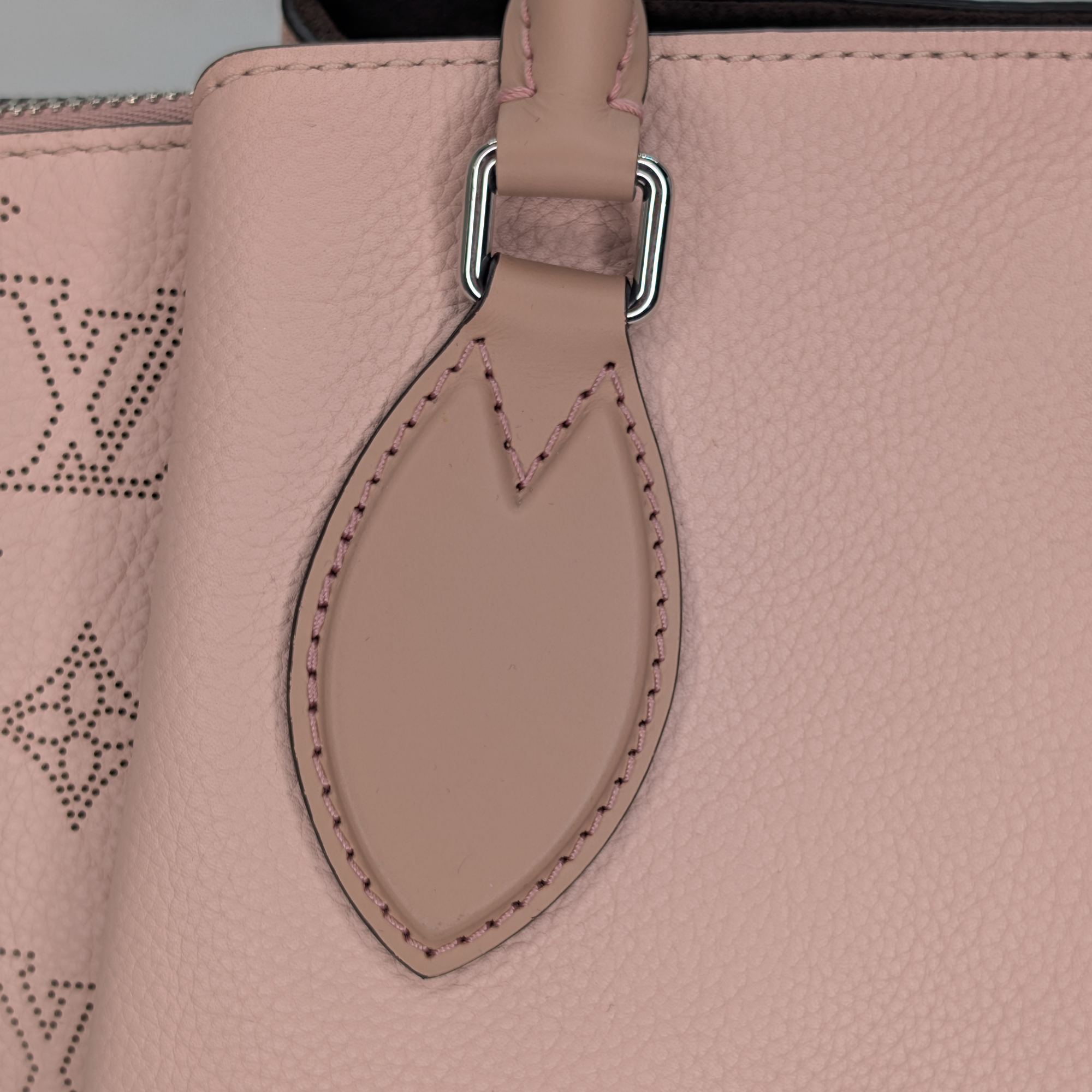 Louis Vuitton Mahina Haumea Magnolia Pink