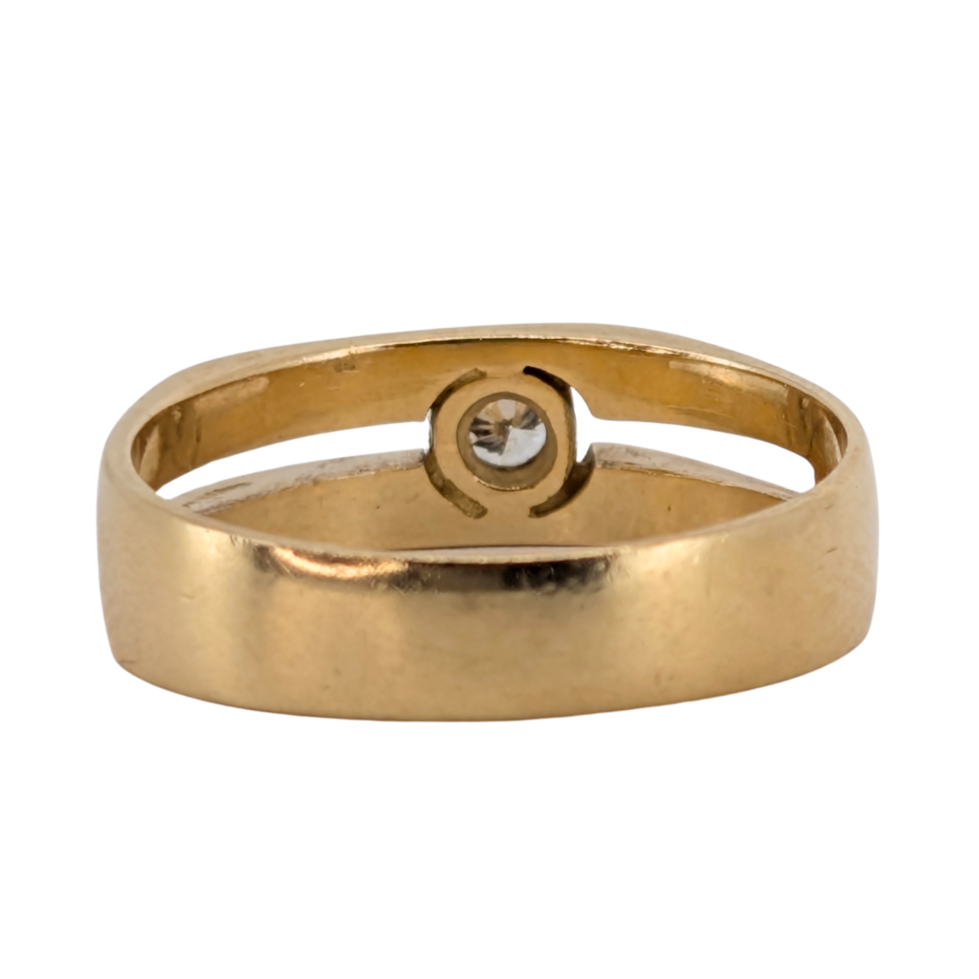 0.10Ct Natural Diamond Marquise Cut Ring On 18K Gold