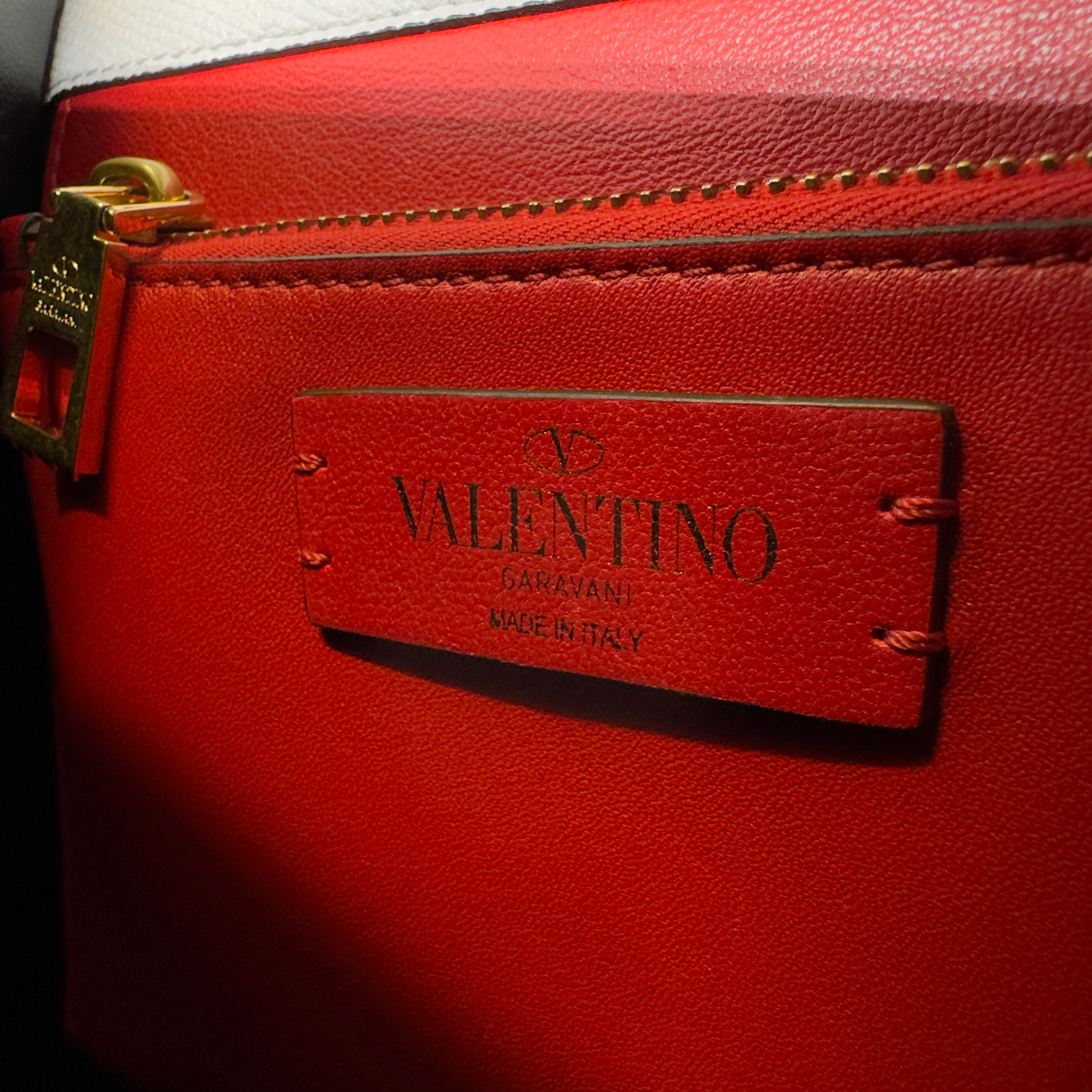 Valentino Garavani Small VSling Shoulder Bag Leather Pink