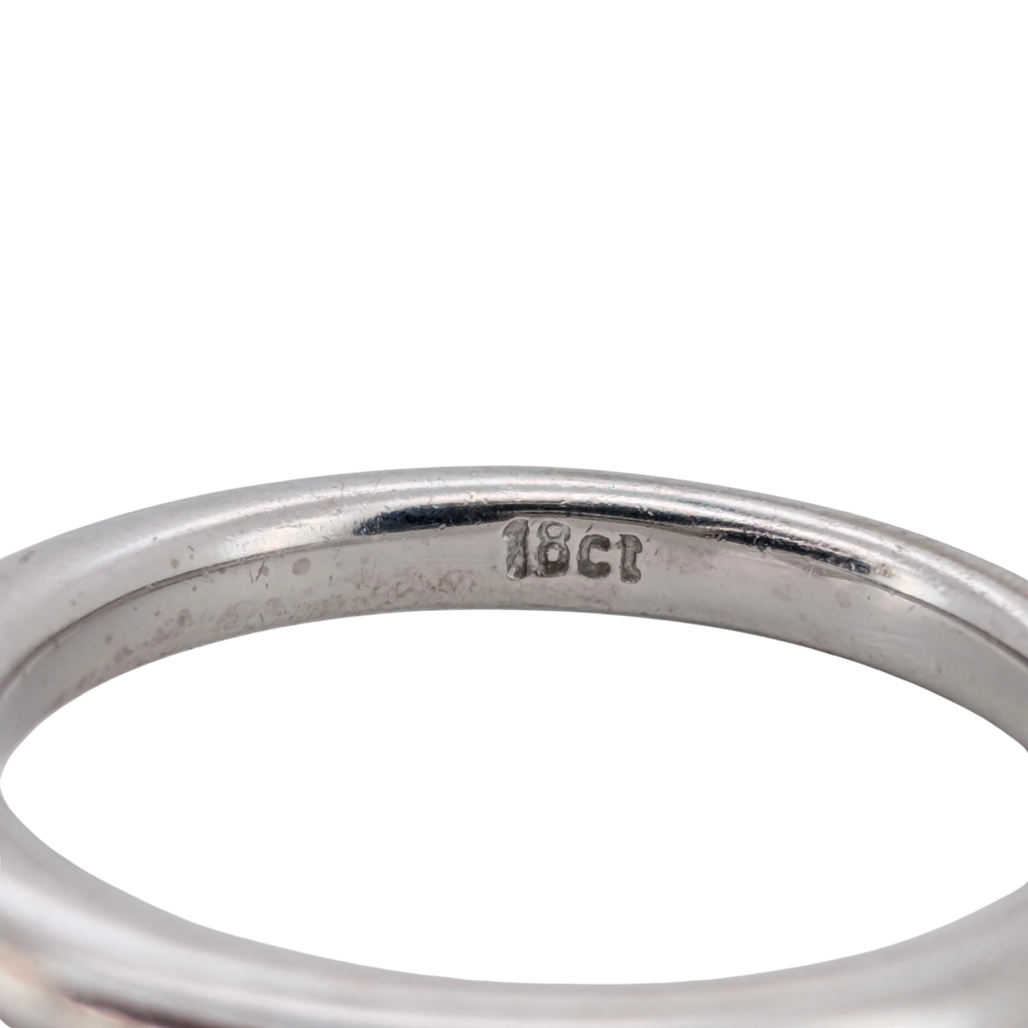 18K White Gold Heart Diamond Ring
