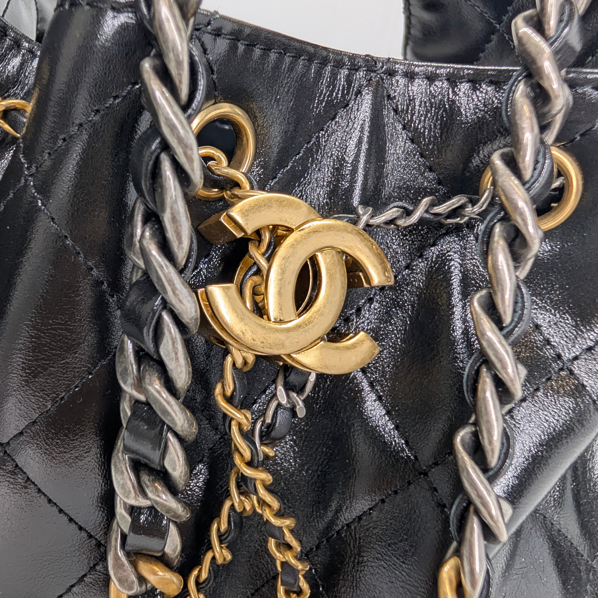 Chanel Small 25 Gold Tone Crumpled Calfskin Handbag Black