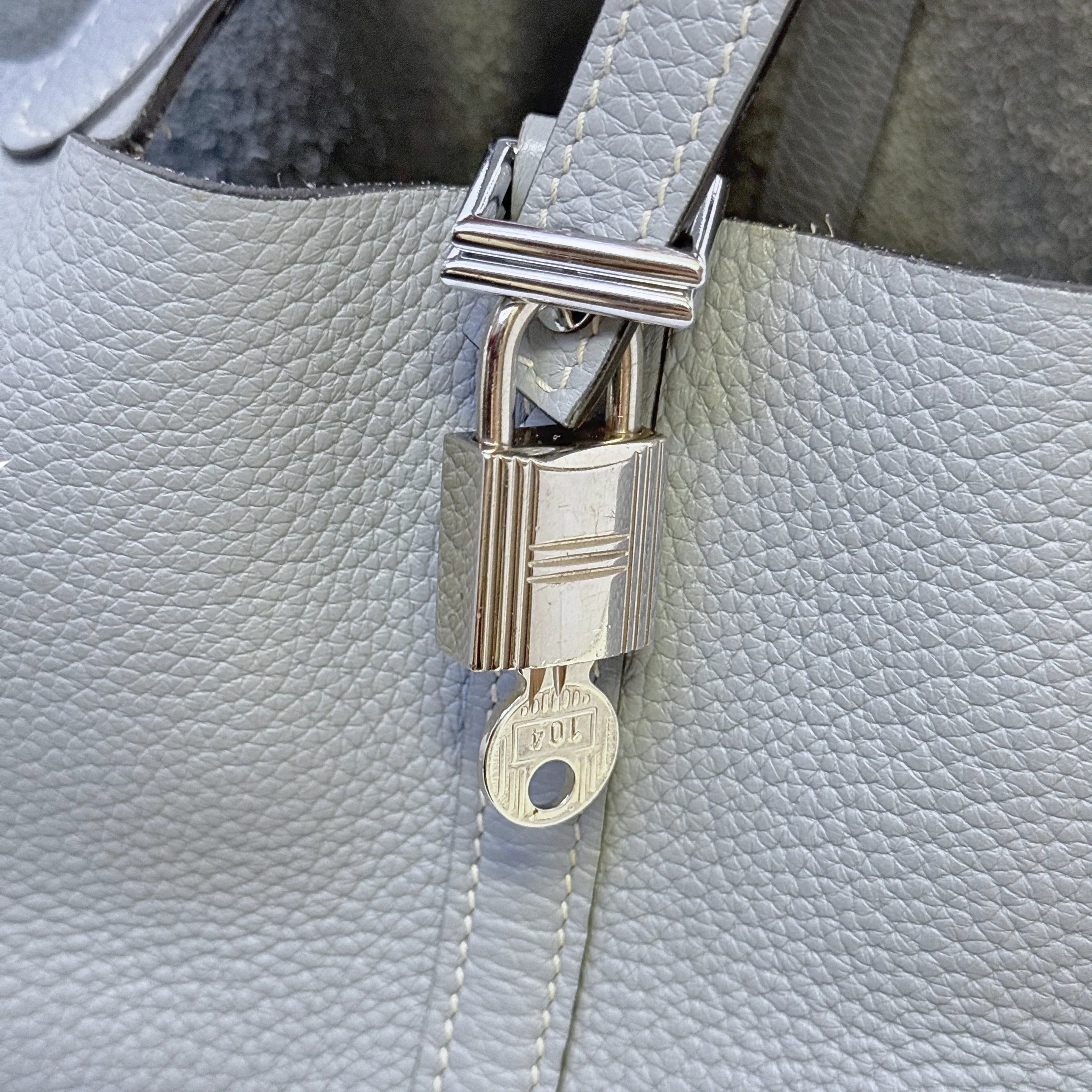 Hermès Picotin Lock 18 Handbag Leather Light Blue - Lost Designer