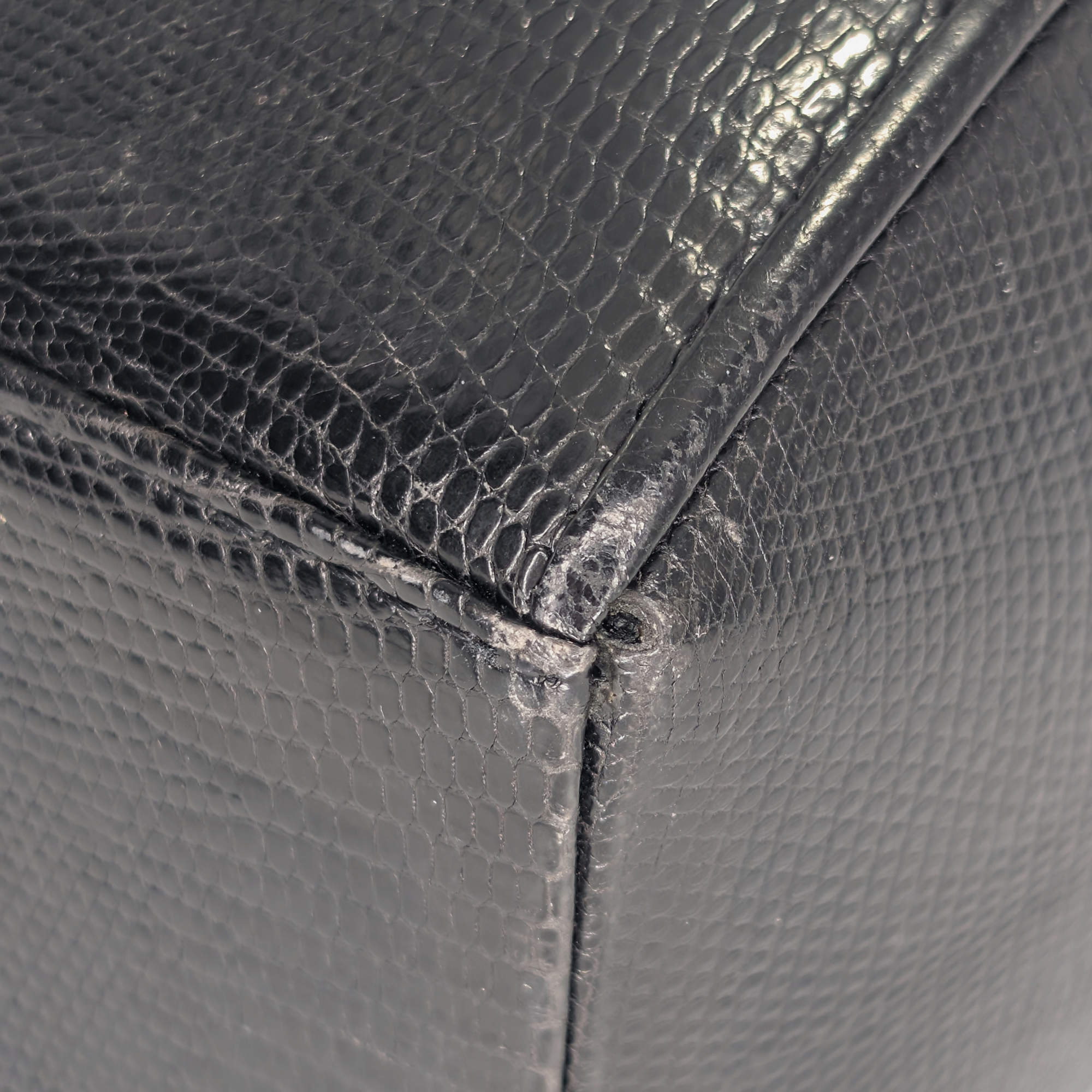 Saint Laurent Black Lizard Embossed Crossbody/Shoulder Bag