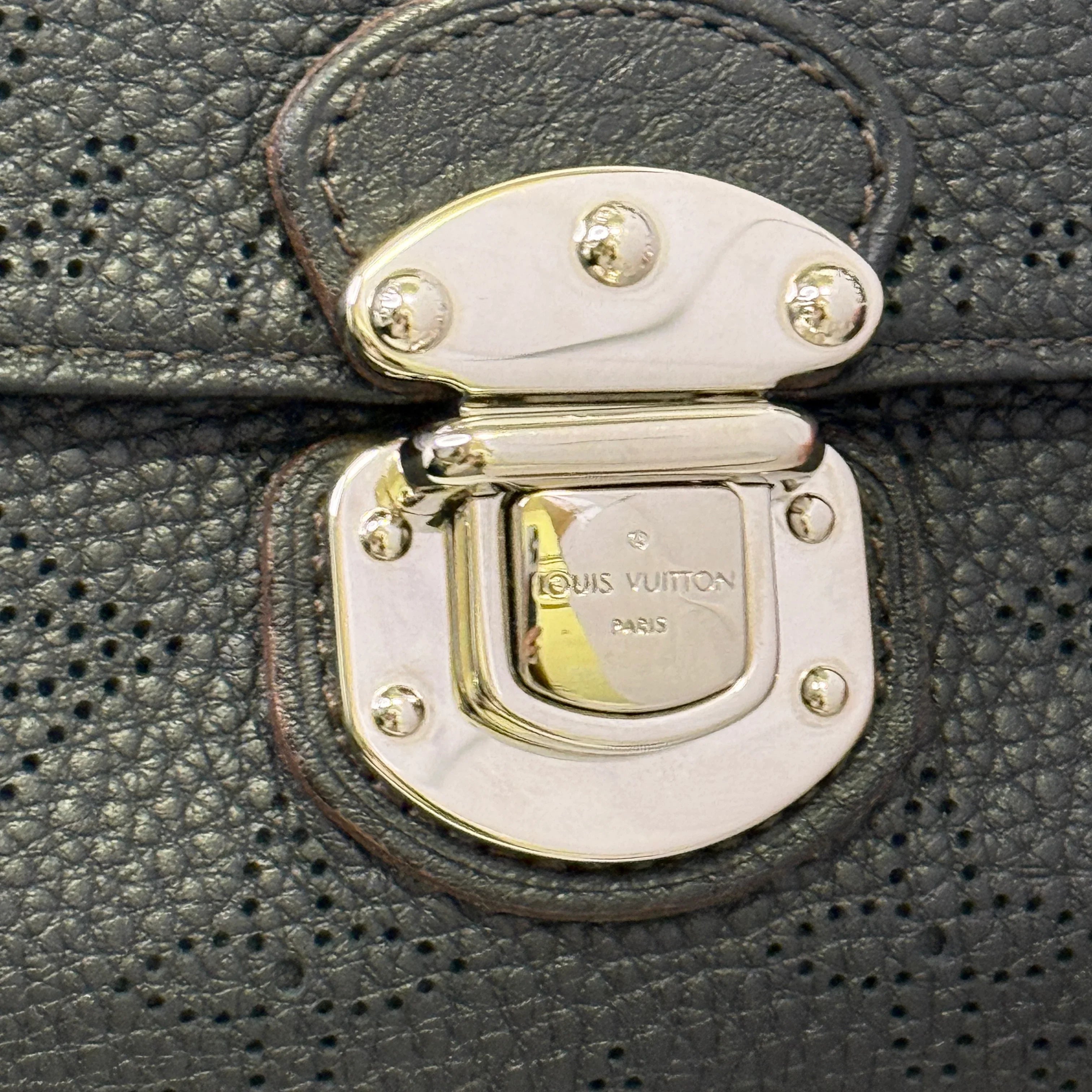 Louis Vuitton Mahina Amelia Long Wallet Black