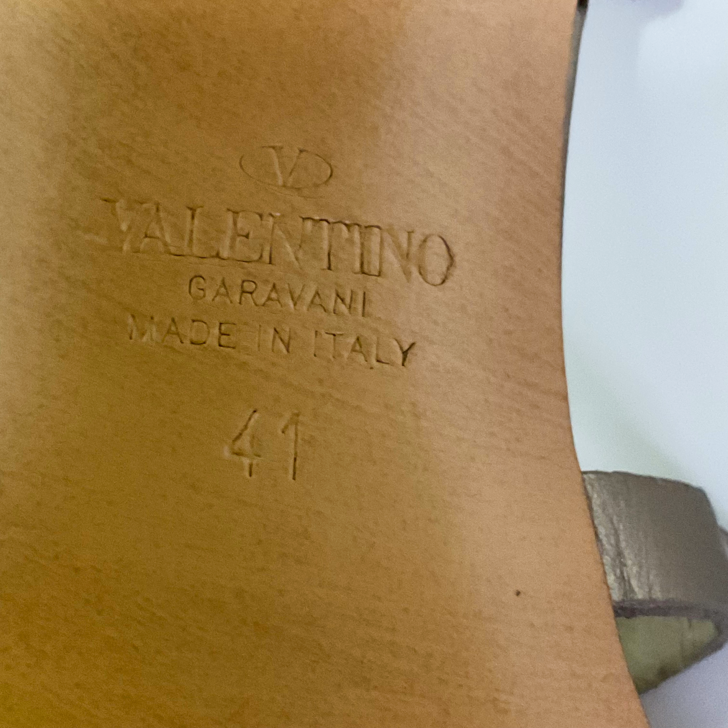 Valentino Rock Stud Heels Beige/Gold 41