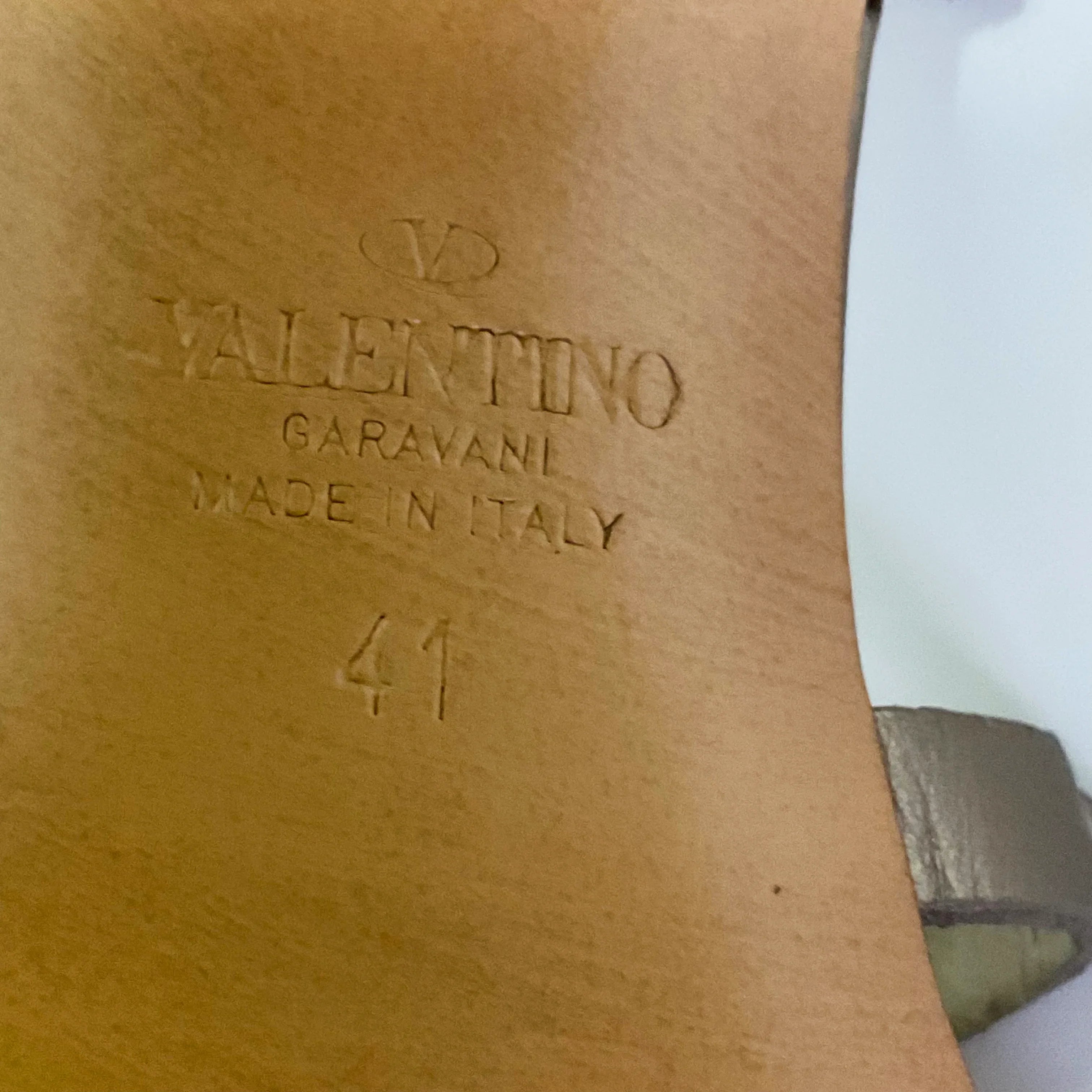 Valentino Rock Stud Heels Beige/Gold 41 - Lost Designer