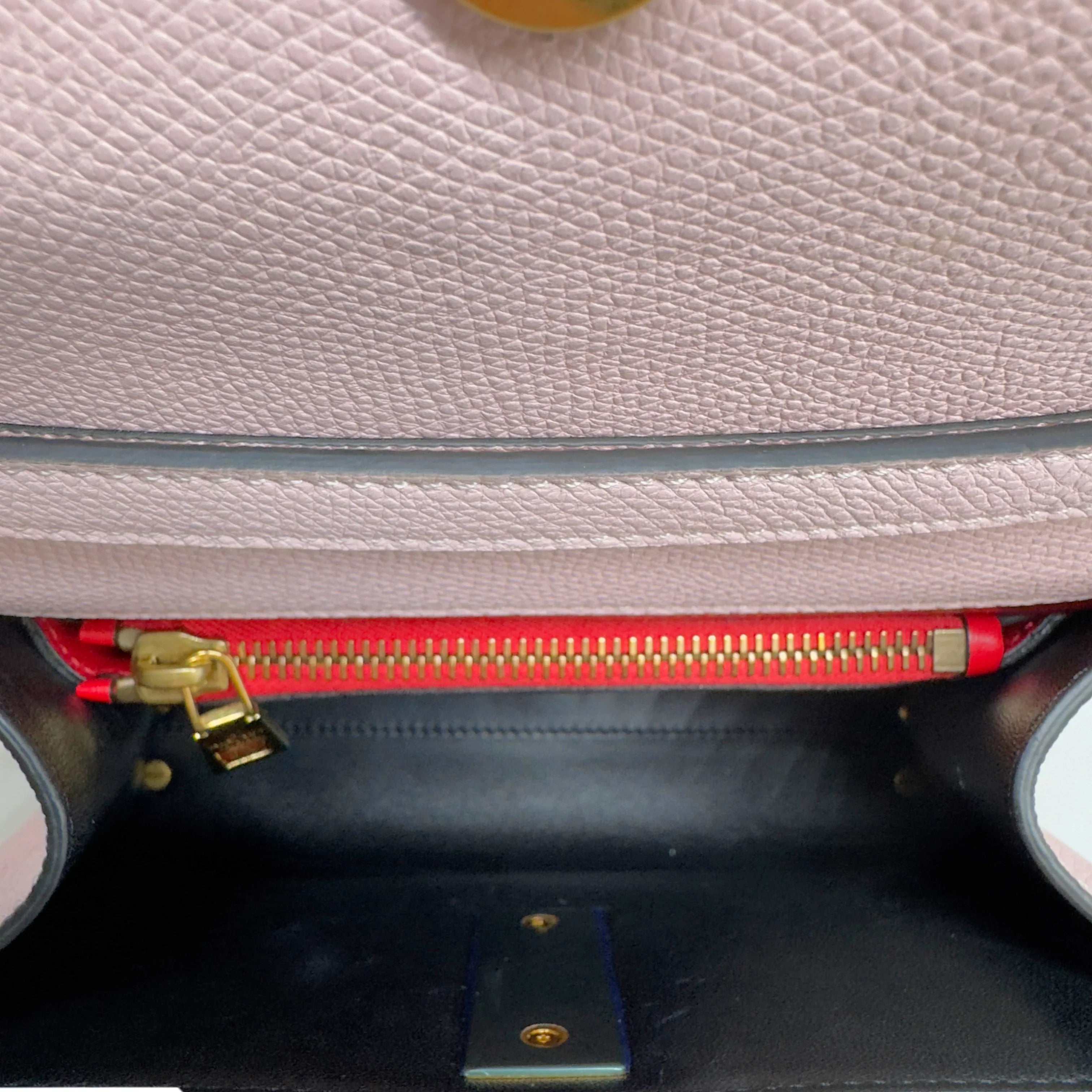 Valentino Garavani Small VSling Shoulder Bag Leather Pink - Lost Designer