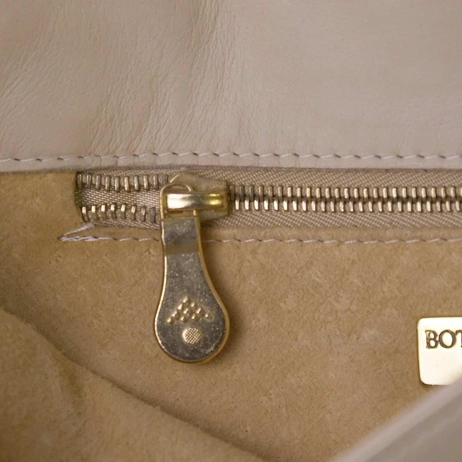 Bottega Veneta Intrecciato Nappa Shoulder Bag Leather Ivory