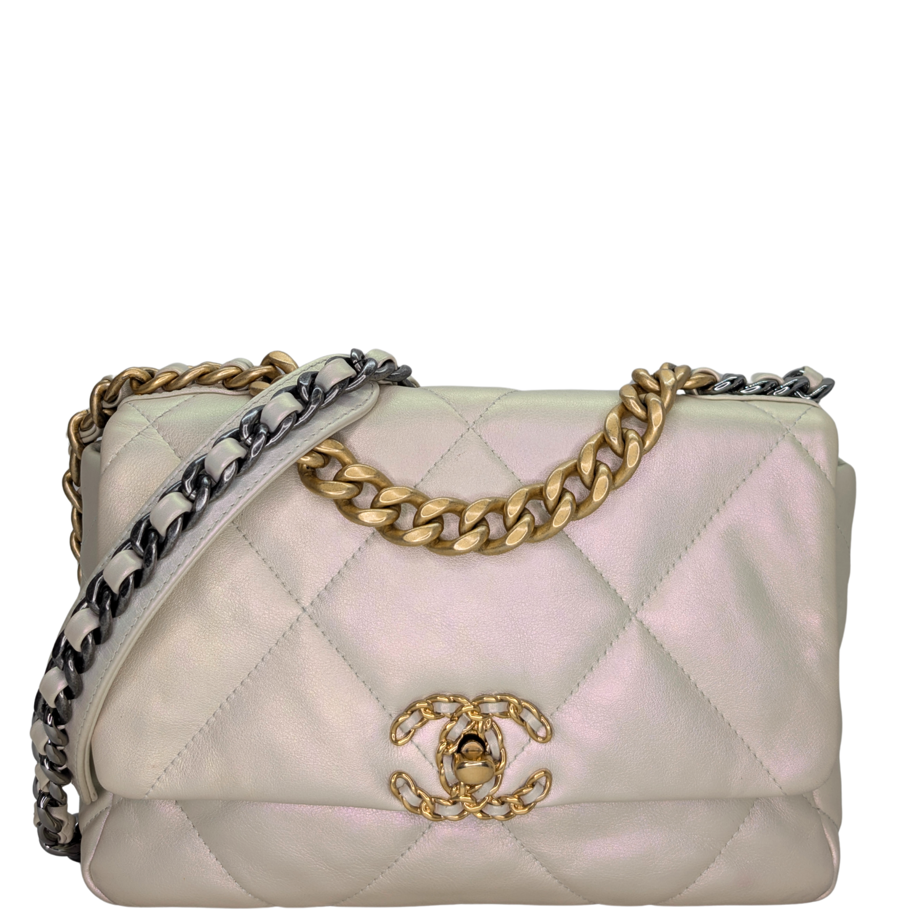 Second-hand Chanel shoulder bag at Lost Designer