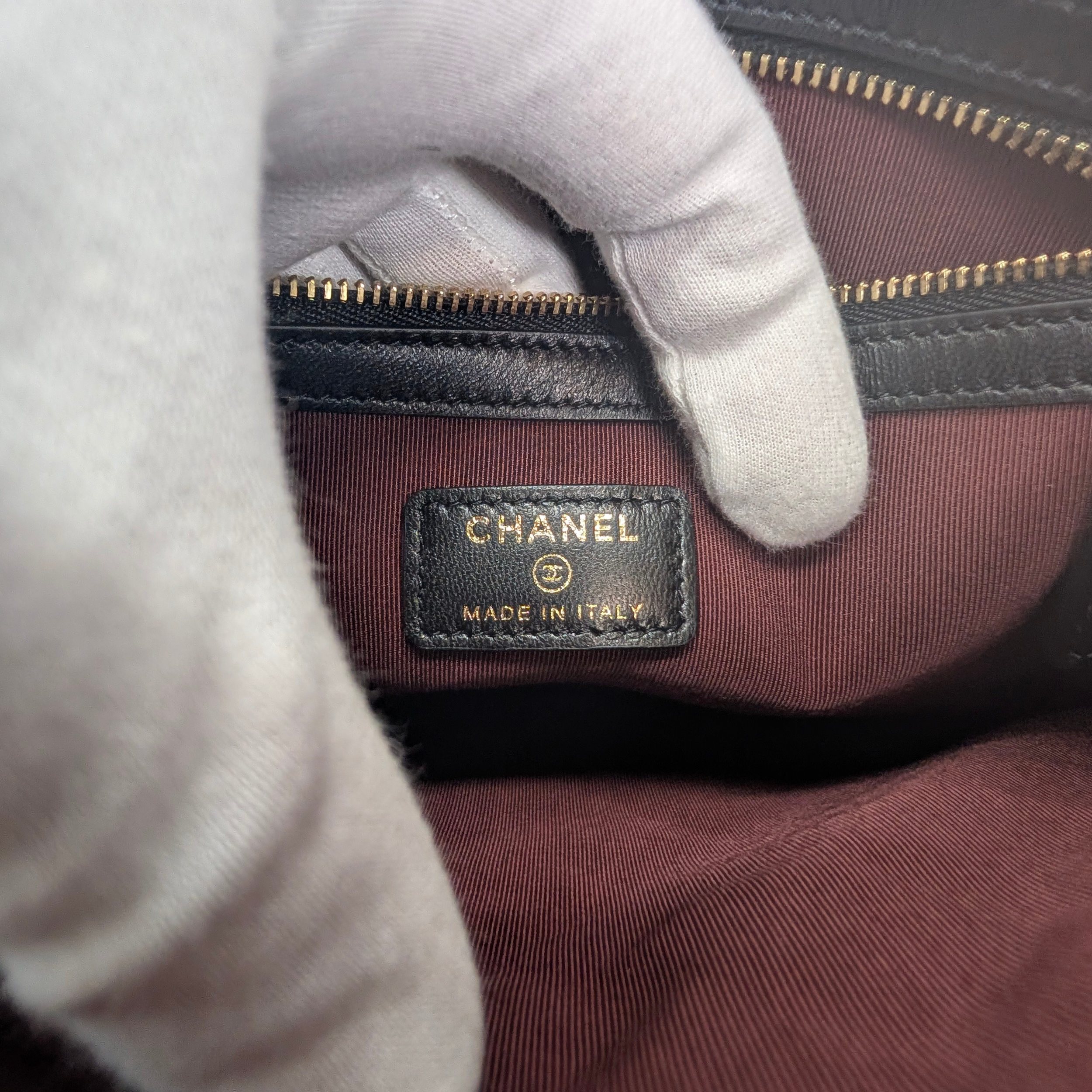 Chanel Medium O case Pouch Clutch Lambskin Black