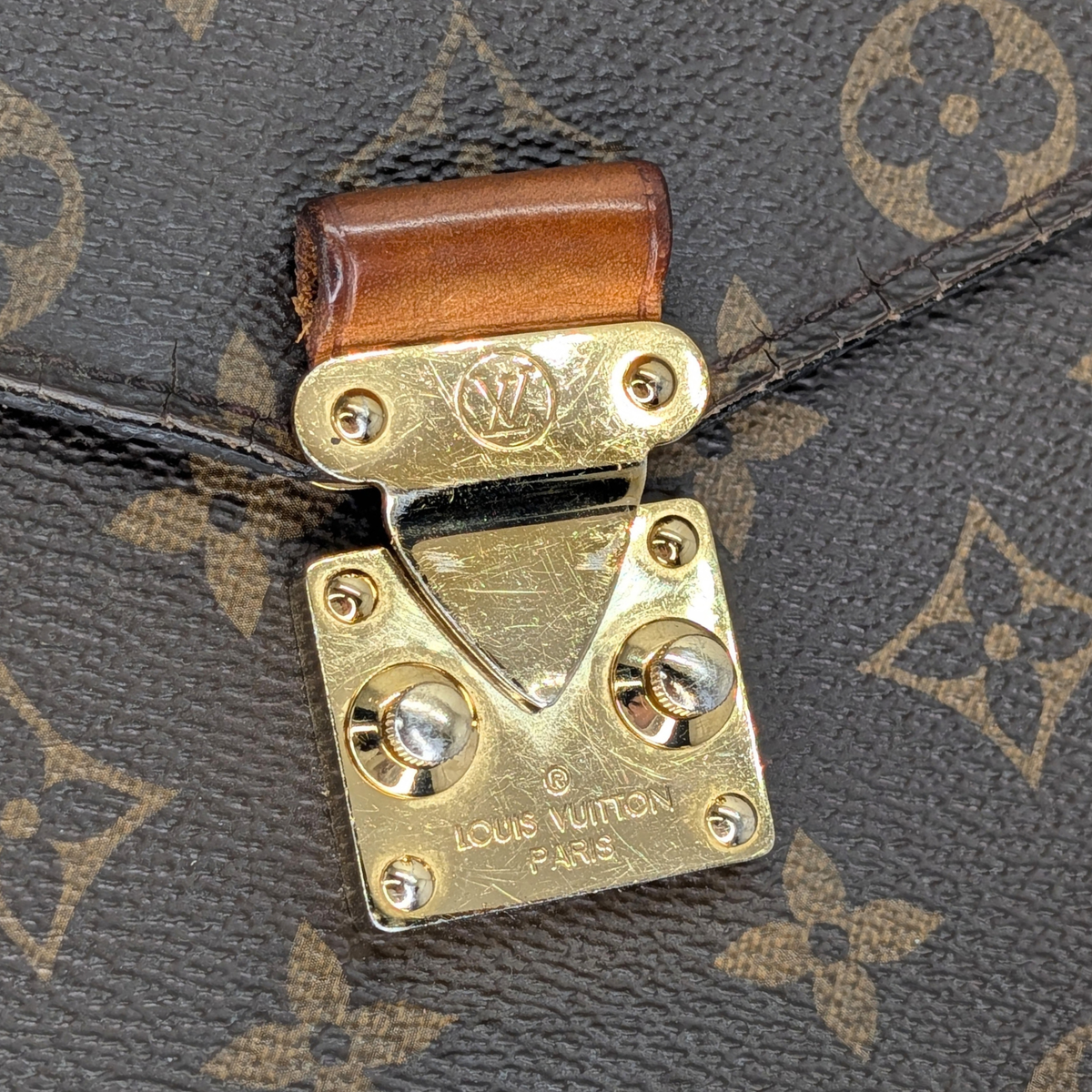 Louis Vuitton Pochette Metis Monogram Bag