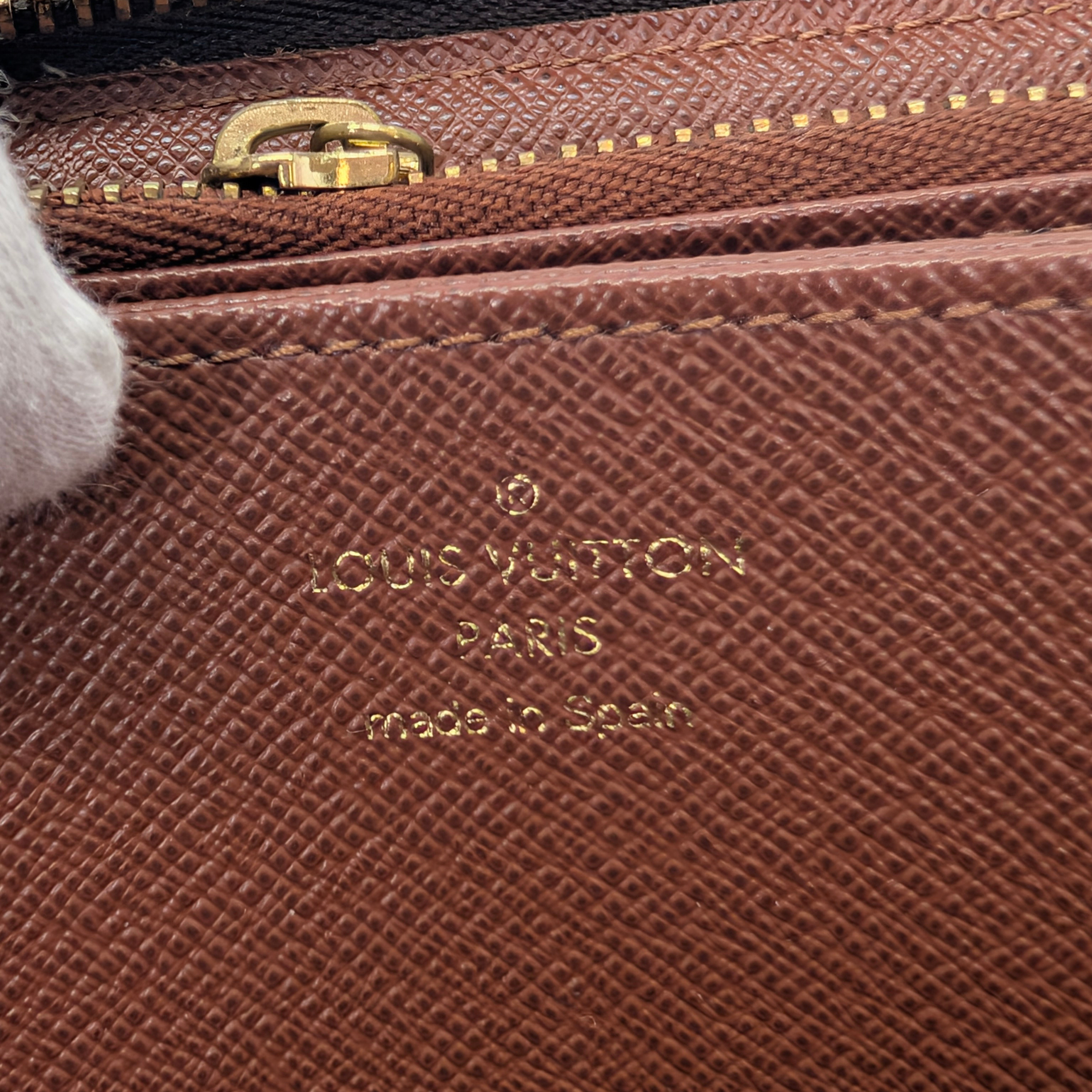 Louis Vuitton Zippy Long Wallet Monogram