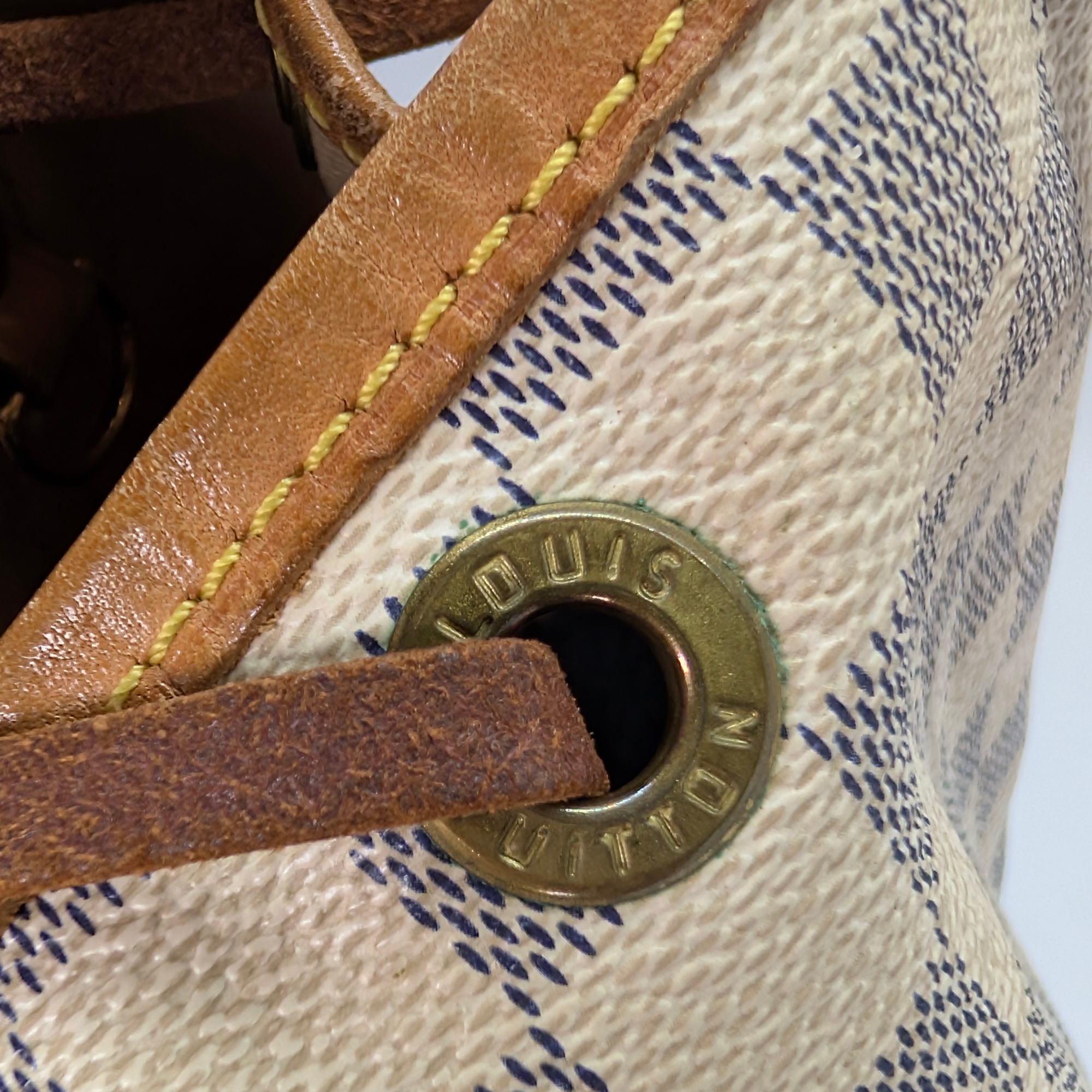 Louis Vuitton Noé Large Bucket Bag Beige