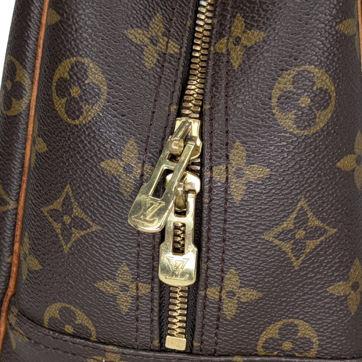 Louis Vuitton Deauville Monogram Bag