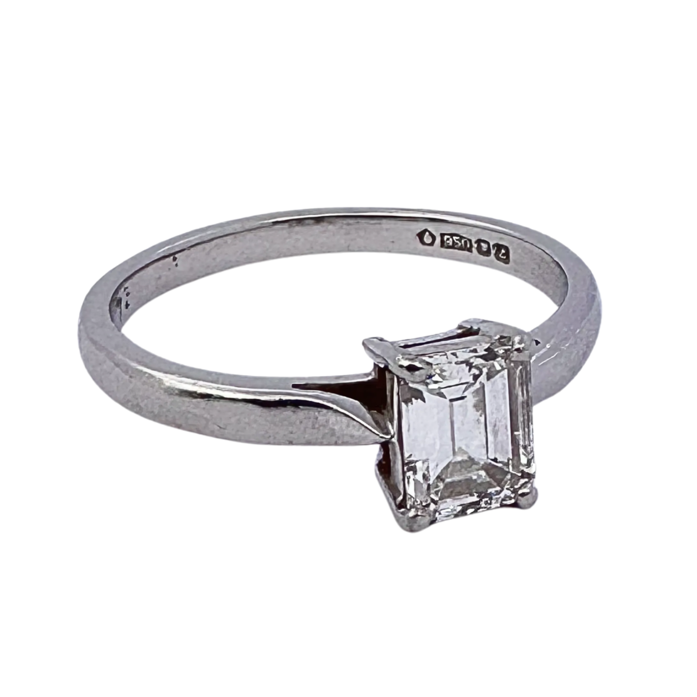 0.73ct Colour F-G Clarity VVS2-VVS1 Diamond emerald cut on platinum Ring O½