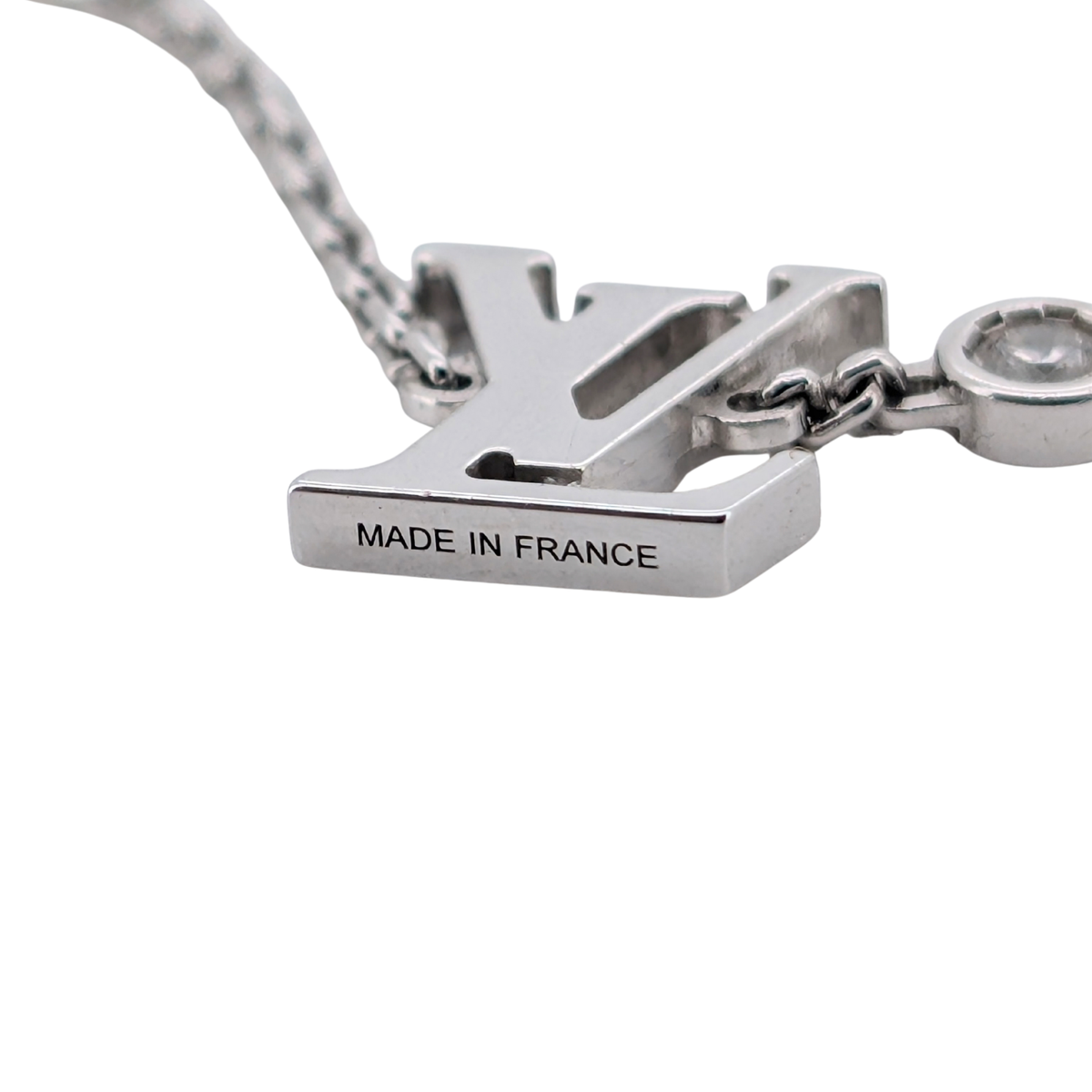 Louis Vuitton Idylle Blossom LV Pendant 18k White Gold Diamond