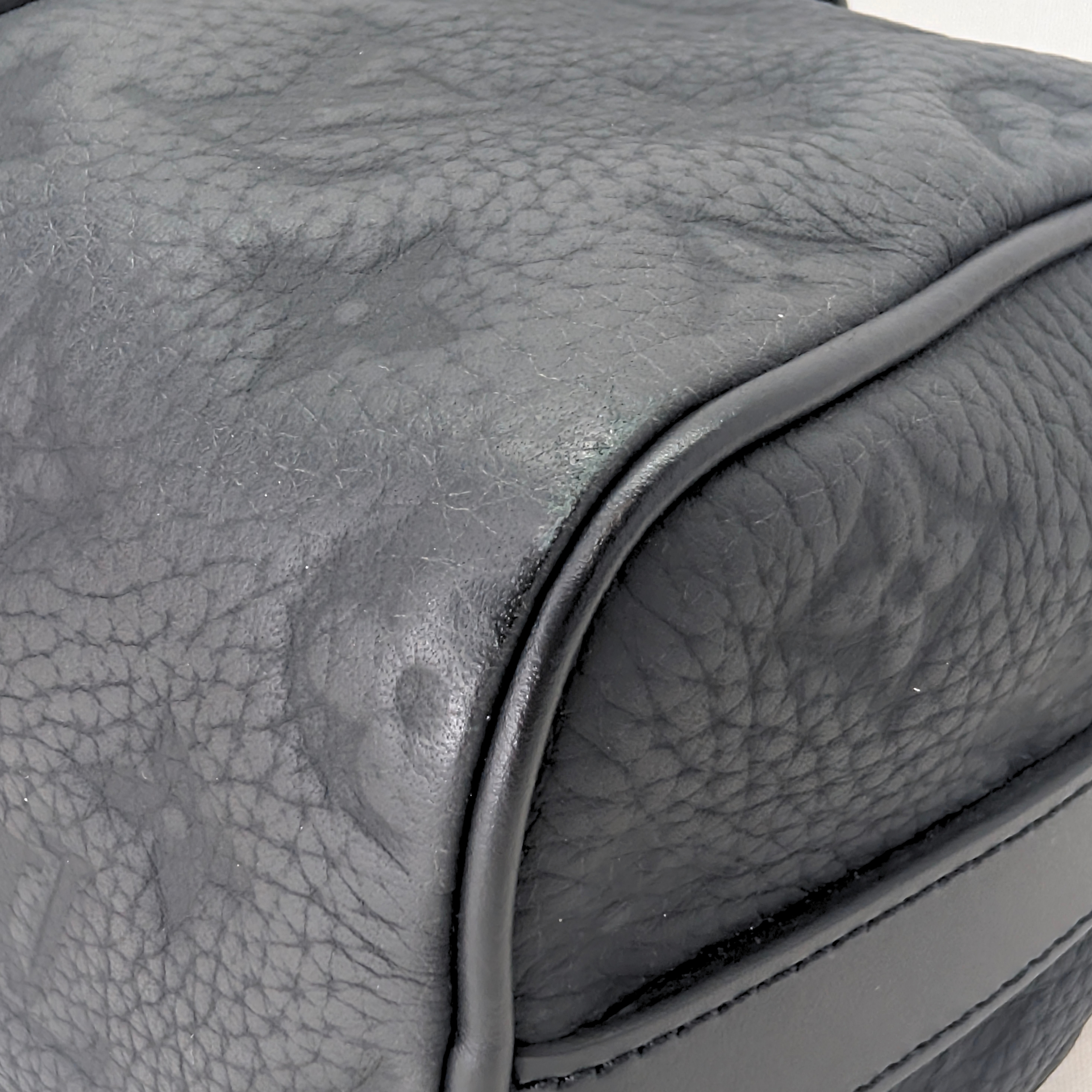 Louis Vuitton Keepall 25 Bandouliere Taurillon Monogram Leather Black