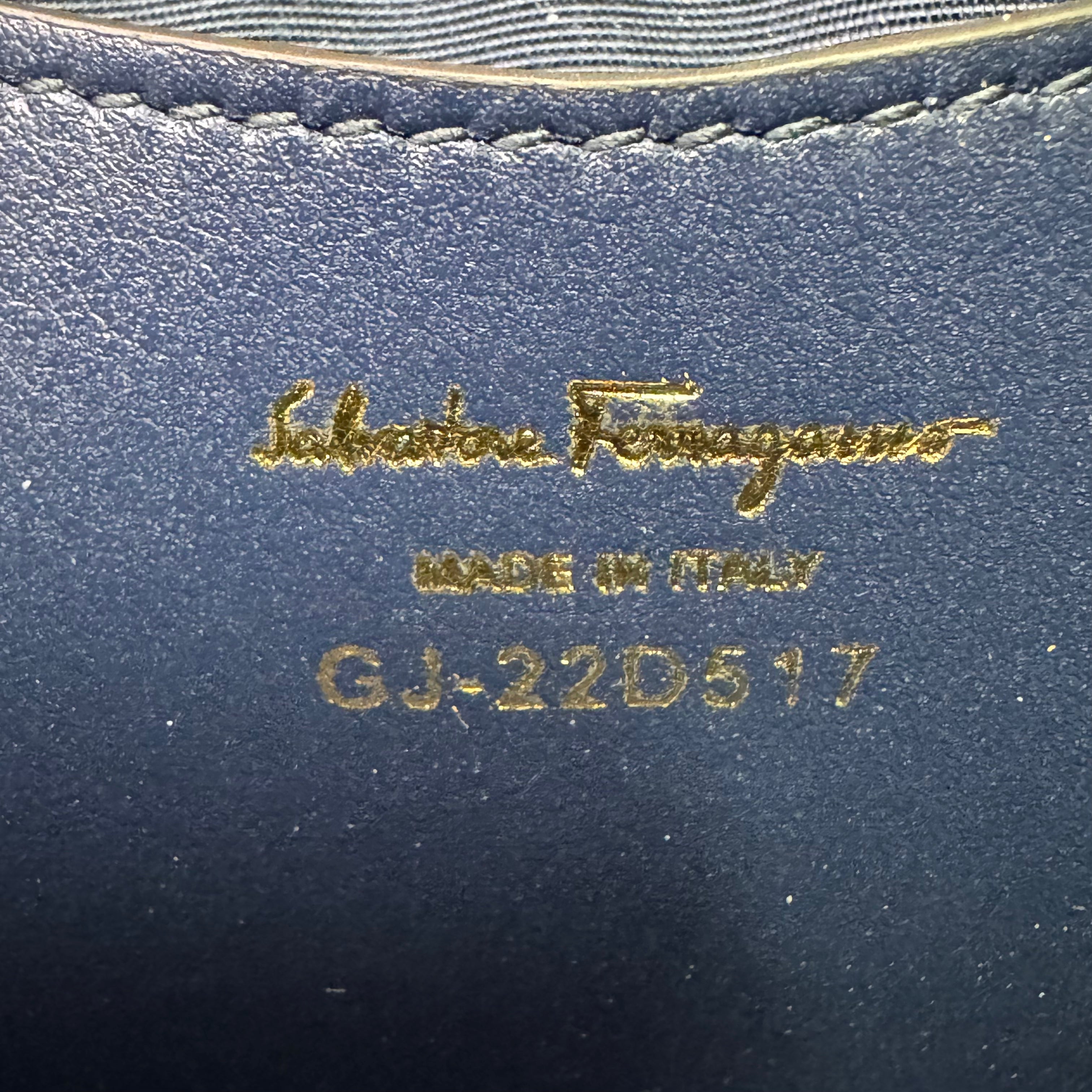 Salvatore Ferragamo Gancini Clutch Bag Leather Multicolour